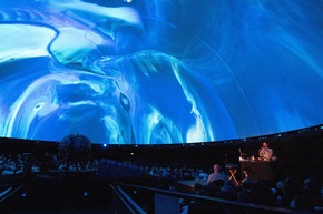 Preisgekrönte Show „Sounds of the Ocean” und  Whale and Dolphin Conservation laden zu immersiver Reise ins Herz der Ozeane ein