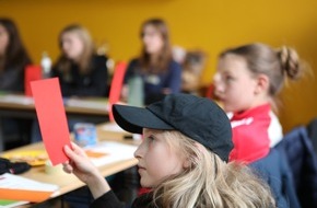 Kindernothilfe e.V.: Kindernothilfe: Zehn Forderungen für mehr Partizipation – Schüler*innen konfrontieren Politiker*innen