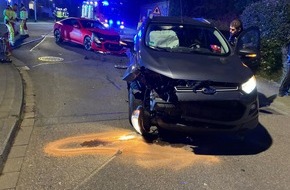 Freiwillige Feuerwehr Bedburg-Hau: FW-KLE: Verkehrsunfall im Kreuzungsbereich Kirchstra&szlig;e / Koppelstra&szlig;e