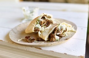 Lamm. Das musst du probieren: Lamm. Einfach Lecker Los Frühlingsrezept: Pitas mit Lammfleisch und Tzatziki gefüllt