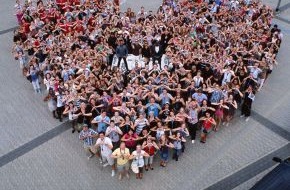 Universal International Division: The Black Eyed Peas begeistern mit Fan-Aktion und Live-Show in Düsseldorf (mit Bild)