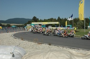 Touring Club Schweiz/Suisse/Svizzero - TCS: Coup d'envoi du Championnat Suisse du Supermotard 2013 à Lignières