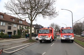 Feuerwehr Essen: FW-E: Feuer in Dachgeschosswohnung, Rauchmelder warnt Hauseigentümerin im Erdgeschoss