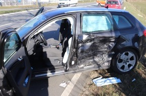 Kreispolizeibehörde Höxter: POL-HX: Verletzte Person bei Abbiegeunfall