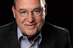 Universität Duisburg-Essen: Gastprofessur für Politikmanagement: Gregor Gysi diskutiert mit Studierenden