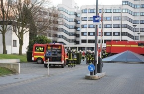Feuerwehr Dortmund: FW-DO: Hacheney - Kabelbrand verursacht aufwendige Lüftungsarbeiten