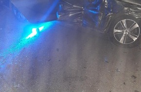 Bundespolizeidirektion München: Bundespolizeidirektion München: Nach Absetzung mehrerer Migranten - Schleuser rammt Polizeiauto