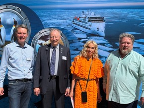 Expeditionsreisen im Aufwind: IKARUS TOURS und PolarNEWS begeistern beim Pressefrühstück mit exklusiven Einblicken in Arktis und Antarktis