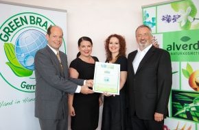 GREEN BRANDS Organisation: alverde NATURKOSMETIK von dm-drogerie markt wird zur GREEN BRAND Germany 2012/2013 ausgezeichnet (BILD)
