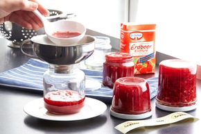 Endlich wieder Einmachzeit! / Schritt für Schritt mit Dr. Oetker Gelierzucker für Erdbeer Konfitüre (FOTO)