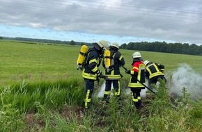Freiwillige Feuerwehr Gemeinde Schiffdorf: FFW Schiffdorf: Grabenaushub am Apeler See sorgt für Feuerwehreinsatz - circa 15 Quadratmeter bei trockener Vegetation verbrannt