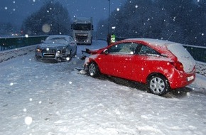 Polizeidirektion Kaiserslautern: POL-PDKL: Auf schneeglatter Fahrbahn frontal gegen PKW