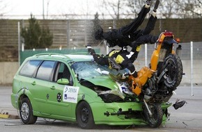 AXA Konzern AG: Crashtests 2009: Landstraßen - wie sicher sind sie wirklich? (Mit Bild)