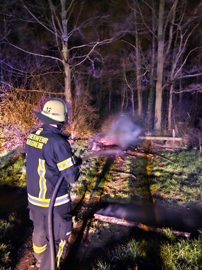 FW Bergheim: Silvesterbilanz der Feuerwehr Bergheim Brände und Angriffe auf Einsatzkräfte zum Jahresbeginn 2024