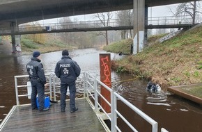 Polizeiinspektion Stade: POL-STD: Tötungsdelikt in Stade - Mordkommission setzt Polizeitaucher ein