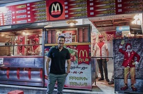 ProSieben: MashDonald's und Skateboarderinnen mit Hidschab - Stefan Gödde reist für "Galileo Spezial" durch den Iran