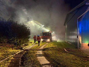 FW-ROW: Lagerhalle in Volkensen in Vollbrand