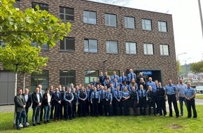 Polizeipräsidium Trier: POL-PPTR: 42 neue Polizeibeamtinnen und -beamte nehmen im Polizeipräsidium Trier ihren Dienst auf