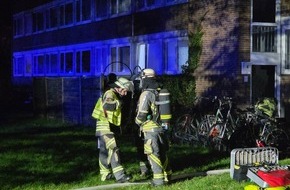 Feuerwehr Bocholt: FW Bocholt: Brand in Kellerraum eines Mehrfamilienhauses - f&uuml;nf Personen ins Krankenhaus gebracht