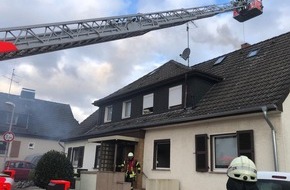 Feuerwehr Mülheim an der Ruhr: FW-MH: Schornsteinbrand in Mülheim-Heißen