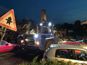 THW-HH MV SH: Explosion und Brand KFZ-Werkstatt - Einsatz für Preetzer THW-Fachgruppe Räumen