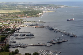 Deutsche Marine: Bilder der Woche: Die Marine bei der Kieler Woche 2009