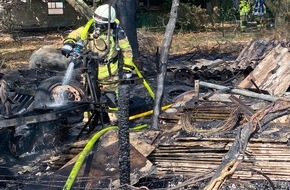 Feuerwehr Gemeinde Rheurdt: FW Rheurdt: Unklare Rauchentwicklung entpuppt sich als brennende Lagerfläche