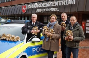 Polizeidirektion Lüneburg: POL-LG: Symbol der Zuwendung und Anteilnahme - Polizeidirektion Lüneburg erhält kuschelige Trostspender für Kinder!