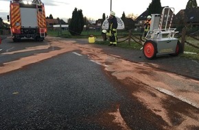 Freiwillige Feuerwehr Bedburg-Hau: FW-KLE: Ölspur durch Pannen-PKW