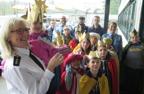 Polizeipräsidium Mittelhessen - Pressestelle Marburg-Biedenkopf: POL-MR: Sternsinger bringen Segen zur Polizeidirektion Marburg-Biedenkopf