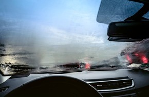 ADAC Hessen-Thüringen e.V.: Durchblick behalten / Feuchtigkeit im Auto birgt Gefahr für Schimmel und Rost