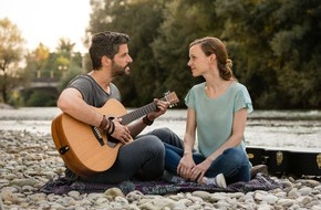 SAT.1: Romantisch, berührend, witzig: Pasquale Aleardi verzaubert Nadja Becker im SAT.1-Liebesfilm "Für Emma und ewig" am 21. Februar 2017