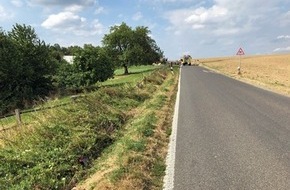 Polizei Mettmann: POL-ME: Nachtragsmeldung zu "Zusammenstoß im Begegnungsverkehr - 21-Jährige durch Glassplitter verletzt": Hinweise zu Unfallflüchtigem gesucht - Mettmann - 2209049