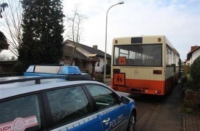 Polizeidirektion Kaiserslautern: POL-PDKL: Missbräuchliche Nutzung eines Linienbusses und Unfallflucht