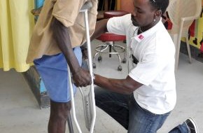 medi GmbH & Co. KG: "medi for help" / Unterstützung für Erdbebenopfer in Haiti (mit Bild)