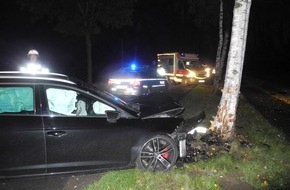 Polizeiinspektion Stade: POL-STD: Autofahrer bei Unfall in Schwinge schwer verletzt, Polizei sucht Unfallverursacher in Bargstedt