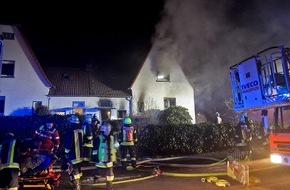 Feuerwehr Essen: FW-E: Feuer in Einfamilienhaus in Essen-Kray, 84-jähriger Mann verletzt