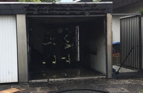 Feuerwehr Dinslaken: FW Dinslaken: Garagenbrand auf der Raiffeisenstraße