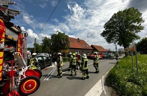 Feuerwehr Schermbeck: FW-Schermbeck: Verkehrsunfall im Kreuzungsbereich