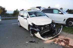 Polizeiinspektion Stade: POL-STD: Drei Leichtverletzte bei Unfall an der Autobahnauffahrt Jork