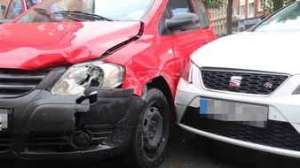 Polizei Hagen: POL-HA: Zwei Leichtverletzte bei Verkehrsunfall in der Innenstadt