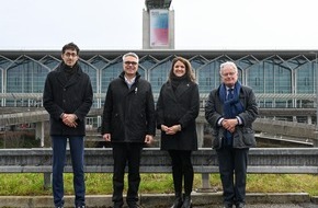 Euro Airport Basel-Mulhouse-Freiburg: Victor Vasarely am EuroAirport: Towerplakat r&uuml;ckt das Mus&eacute;e Unterlinden in den Fokus