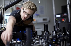 Rheinland-Pfälzische Technische Universität Kaiserslautern-Landau (RPTU): Neuer berufsbegleitender Masterstudiengang macht Fachkräfte in Quantentechnologien fit