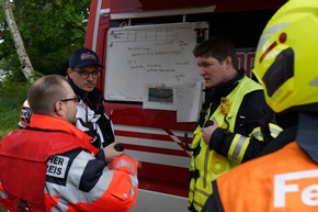 Feuerwehr MTK: Wasserrettungsübung auf dem Main bei Hochheim: Erfolgreicher Einsatz von rund 100 Einsatzkräften