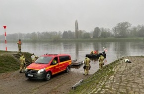 Feuerwehr Dresden: FW Dresden: Person in Elbe