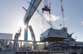 PIZ Ausrüstung, Informationstechnik und Nutzung: Neues Rettungszentrum auf Einsatzgruppenversorger der Marine