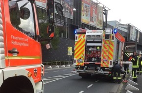 Feuerwehr und Rettungsdienst Bonn: FW-BN: Starke Rauchentwicklung in der Bad Godesberger Innenstadt