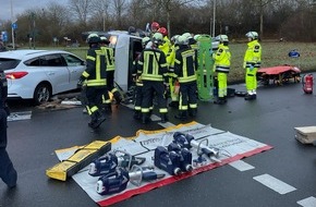 Feuerwehr und Rettungsdienst Bonn: FW-BN: Schwerer Verkehrsunfall fordert zwei Verletzte