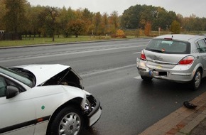 Polizeiinspektion Nienburg / Schaumburg: POL-STH: Über 22.000 EUR Schaden bei Verkehrsunfall