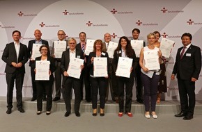 toom Baumarkt GmbH: toom erhält Auszeichnung für Personalpolitik / Dr. Katarina Barley übergibt Zertifikat "audit berufundfamilie" an toom